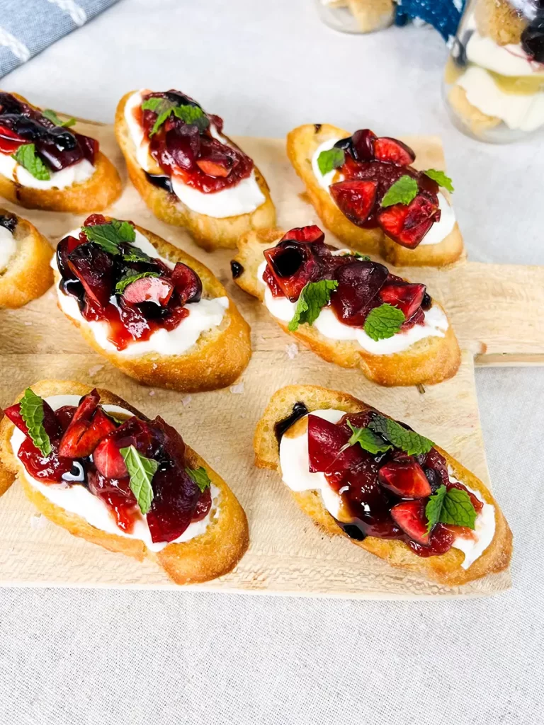 https://www.flowers.com/blog/wp content/uploads///easy dinner ideas crostini x