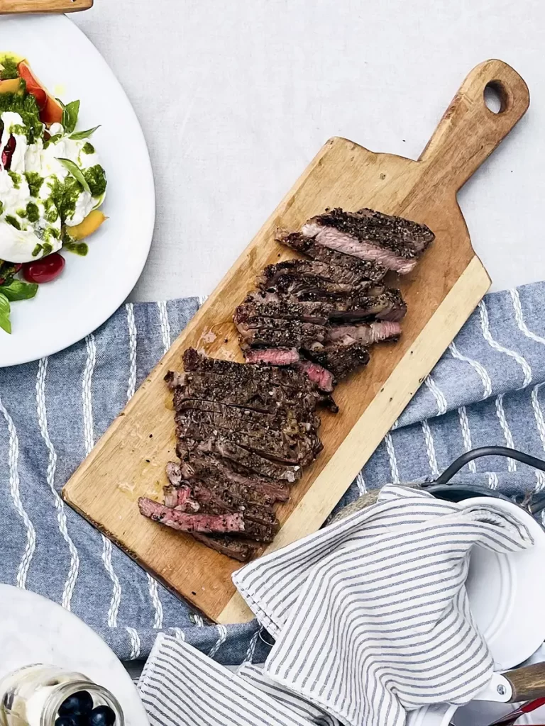 https://www.flowers.com/blog/wp content/uploads///easy dinner ideas steak x